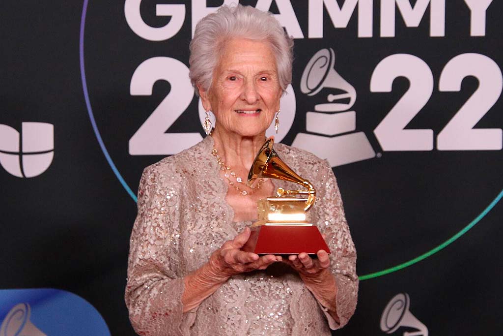 Muere Angela Alvarez, cantautora nonagenaria cubana ganadora del Latin Grammy 2022