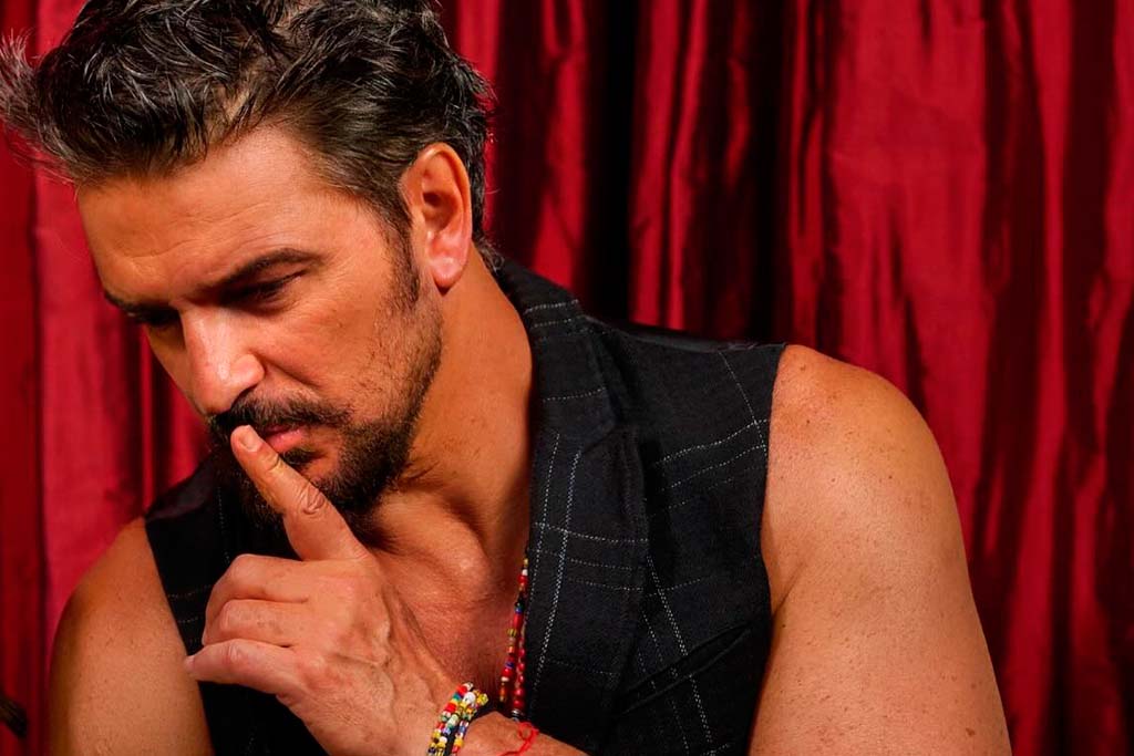 Ricardo Arjona, portada en Clave de Fa