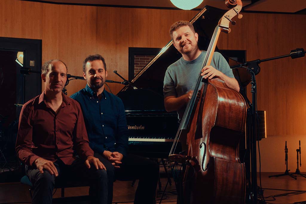 El contrabajista y compositor Pere Bujosa lanza su quinto nuevo disco «ILLES SONORES VOL. 1»