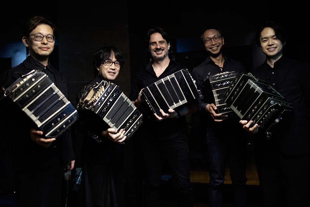 Pablo Juarena presenta “FLORES NEGRAS”, adelanto de su nuevo álbum FUEYERÍAS